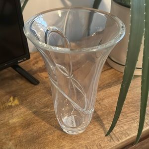 VERA WANG Wedgwood vase